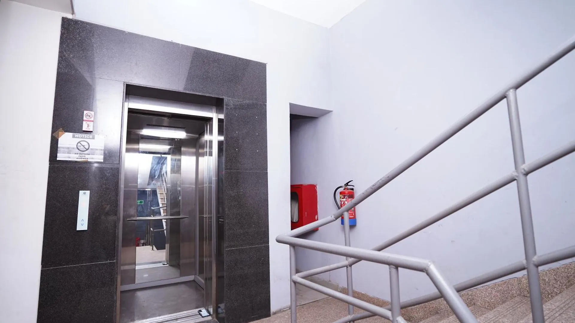 Hotel Mira Residency- Outer Ring Road, Paschim Vihar Delhi  3*, New Delhi India