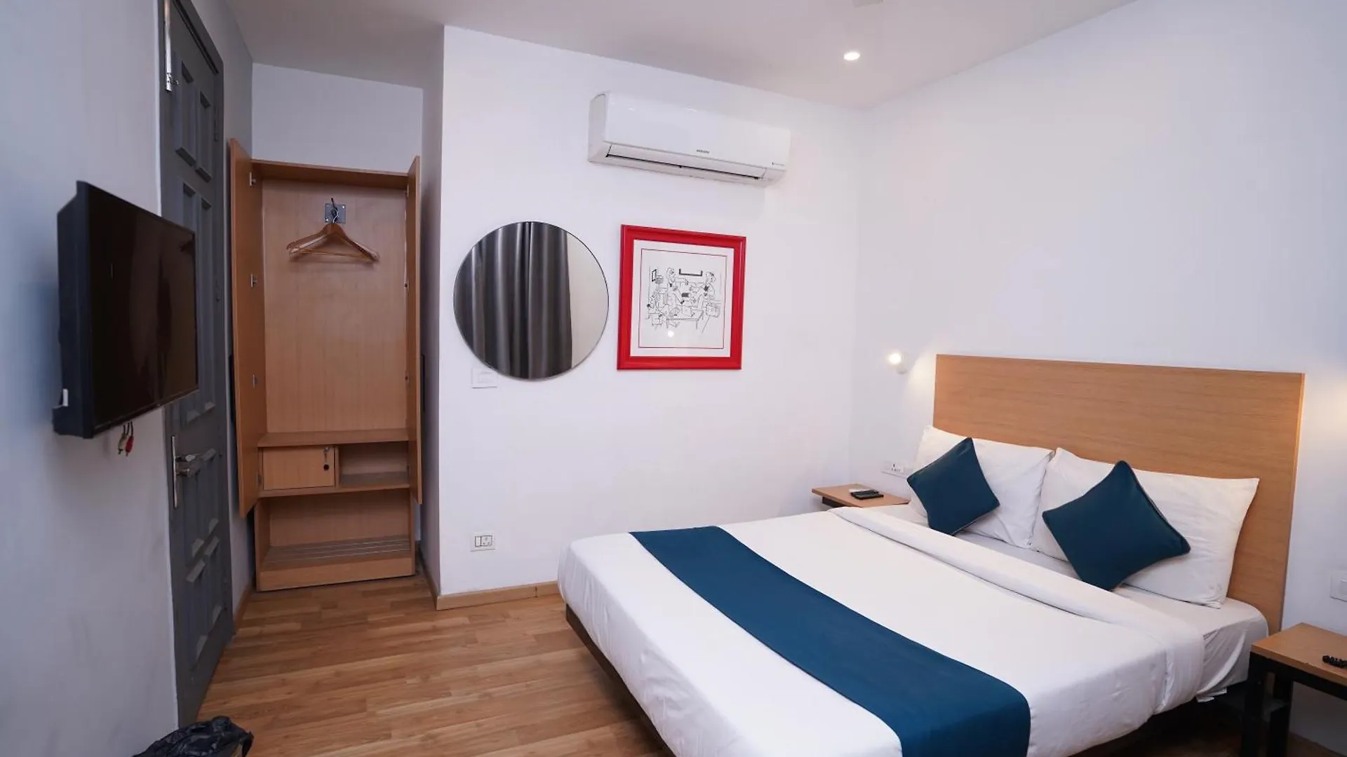 Hotel Mira Residency- Outer Ring Road, Paschim Vihar Delhi  3*, New Delhi
